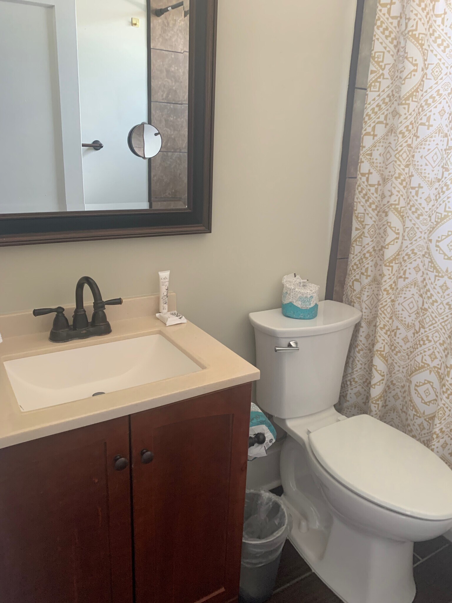 Full Bath - 309 E 34th St