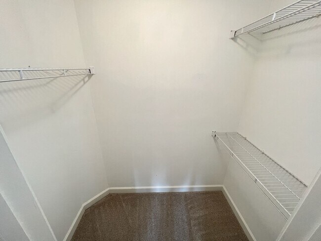 Building Photo - Cozy 3 bedroom home within minutes to Bond Park
