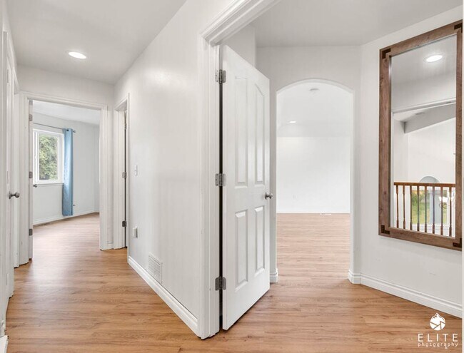 Building Photo - 4 Bedroom | 2.5 Bathroom | Garage - Conven...