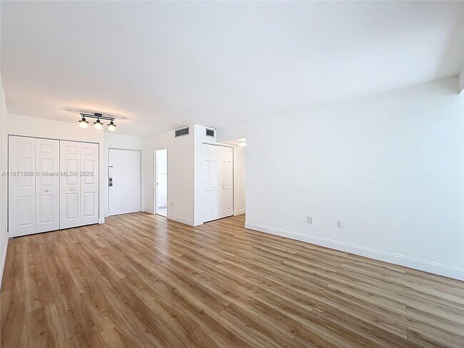 Building Photo - 17560 Atlantic Blvd