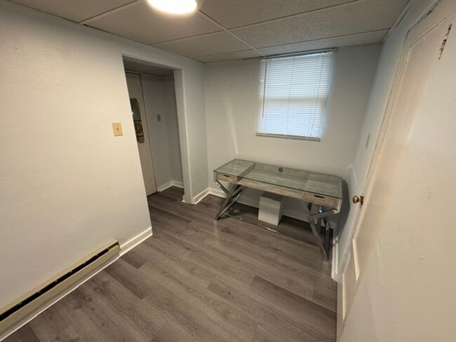 Building Photo - 27 Berwin St