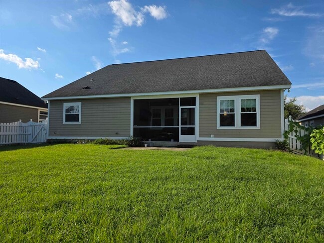 Building Photo - 2521 Lantana Ln
