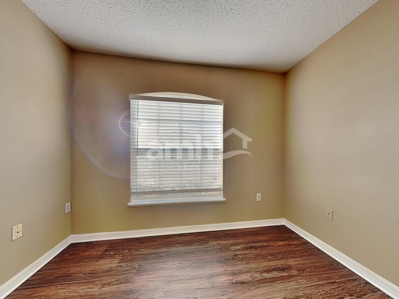 Building Photo - 6679 Gentle Oaks Dr W