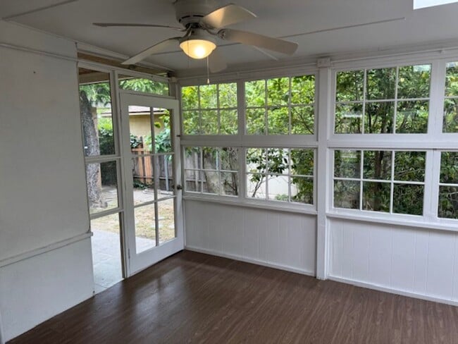 Building Photo - Newly Renovated 4 Bedroom 2 Bath home, wit...