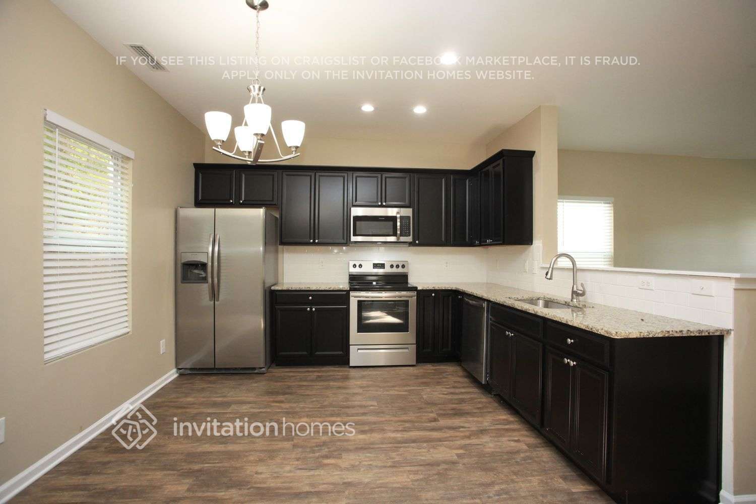 Building Photo - 4190 Broadstairs Dr SW