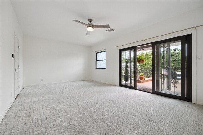 Building Photo - 7922 Woodway Dr