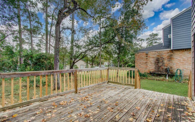 Building Photo - 712 Player Ct