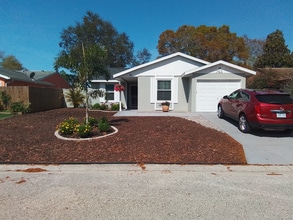 Building Photo - Amazing short-term rental
