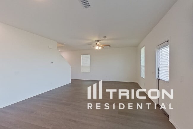 Building Photo - 2406 Carlow Ln