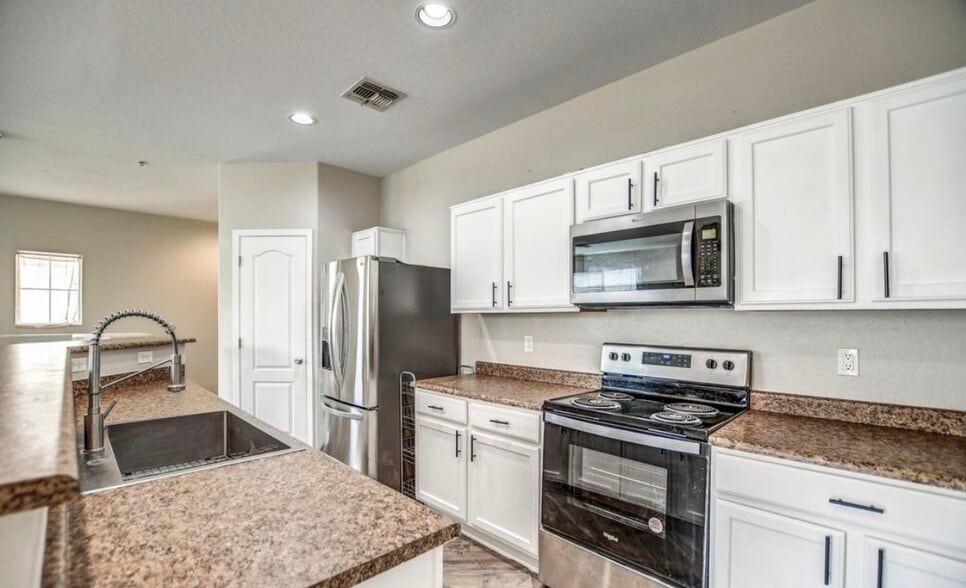 Building Photo - 7515 S 30th Pl