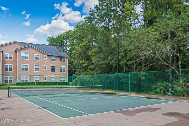 Building Photo - 13810 Sutton Park Dr N