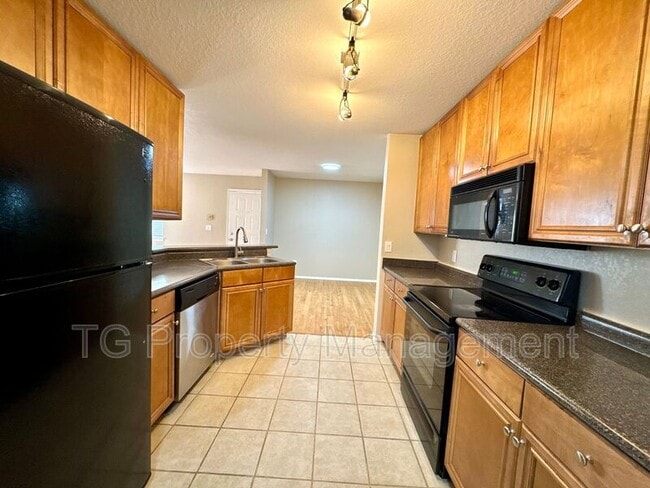 Building Photo - 11 Arbor Club Dr