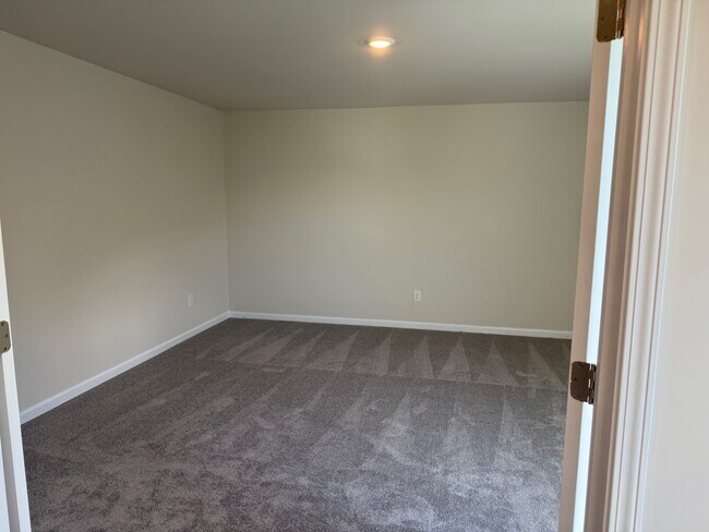 Building Photo - 108 Caesar Wy