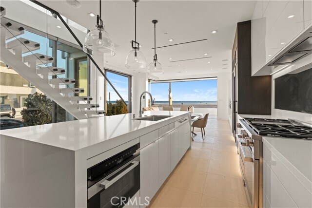 Building Photo - 2000 W Oceanfront