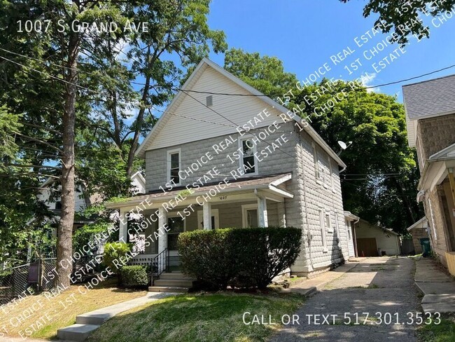 Primary Photo - 2-BDR 1-BTH Duplex Near Downtown - Cat Fri...