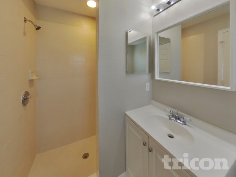 Building Photo - 8502 Deer Chase Dr