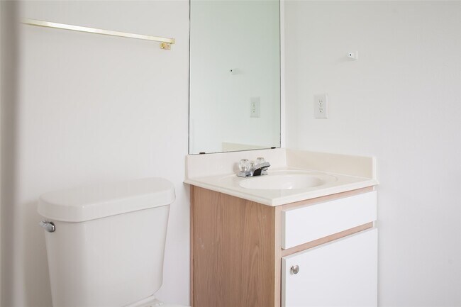 Building Photo - 8910 Sage Pl Dr