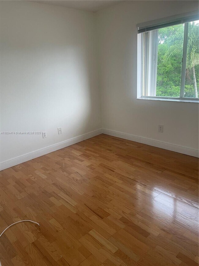 Building Photo - 16852 SW 148th Ave
