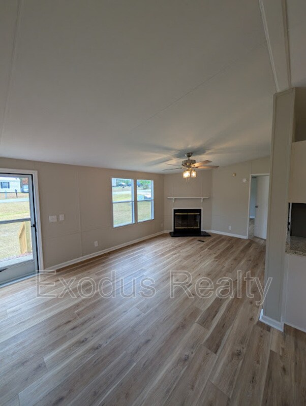 Building Photo - 45 Castle Wood