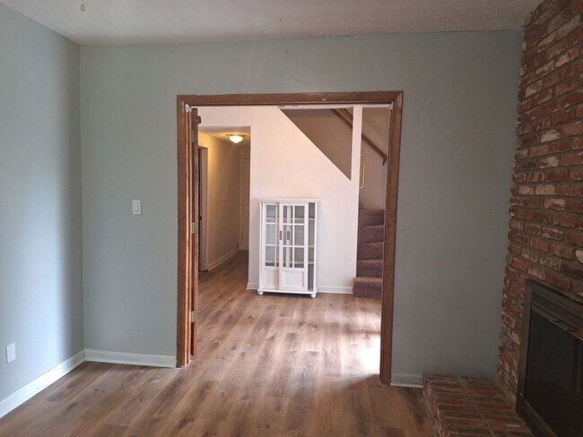 Building Photo - Basement Rancher located in Farragut