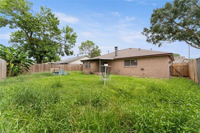 Building Photo - 4907 Fairdale St