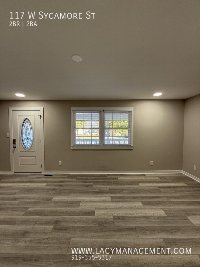 Building Photo - 117 W Sycamore St