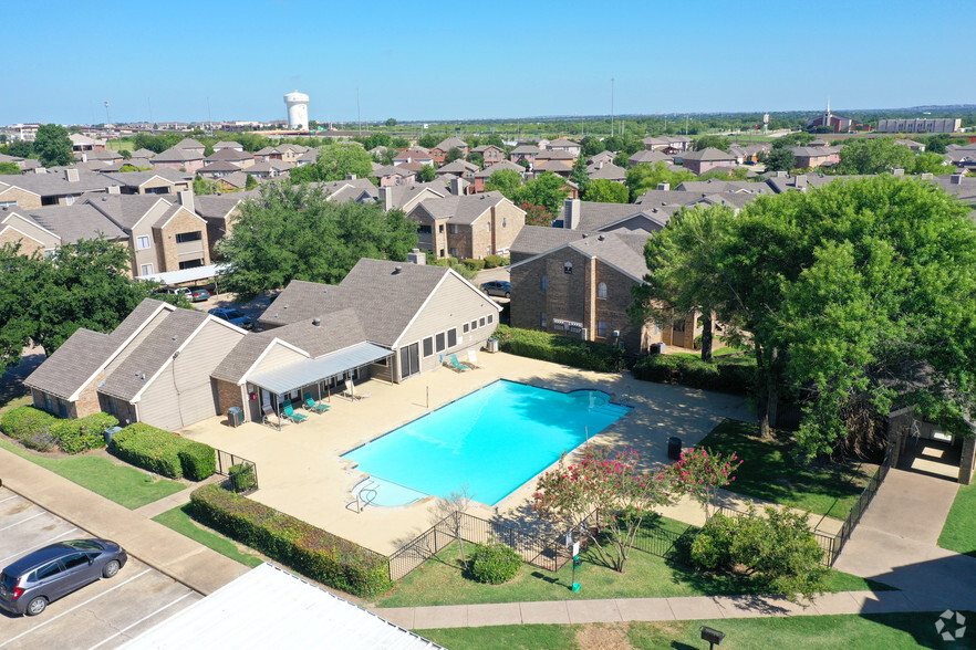 Lakeview Terrace Pool - Lakeview Terrace & The Club at Spring Lake