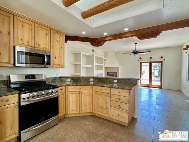 Building Photo - 51220 Avenida Velasco