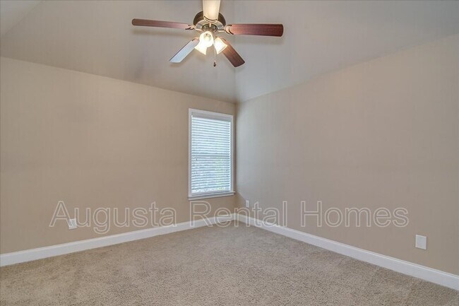 Building Photo - 3814 Berkshire Way