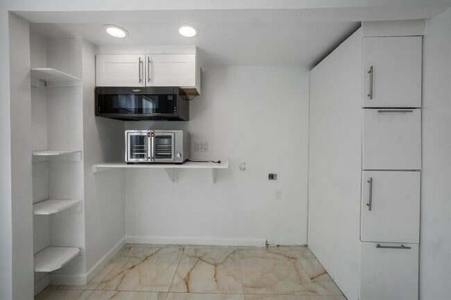 Building Photo - 3203 Golden Willow Dr