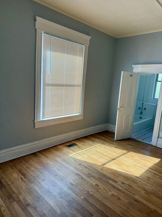Building Photo - Downtown Boise-Located close to everything!!
