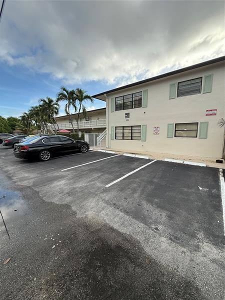 Building Photo - 1414 NE 5th Terrace