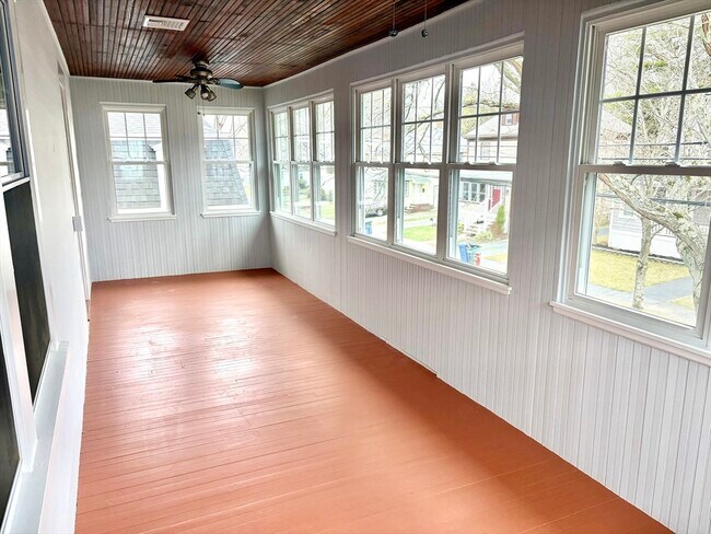 Building Photo - 6 Walnut St