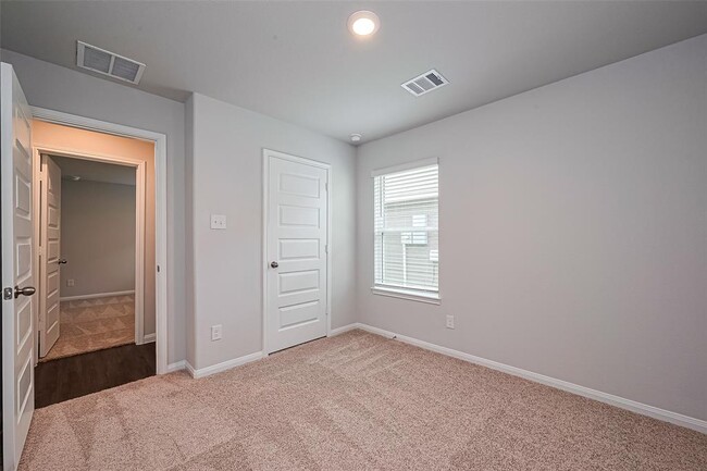 Building Photo - 22548 Cormorant Ct