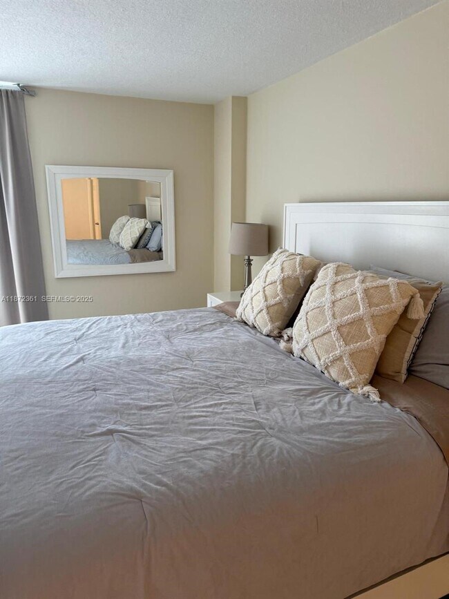 Building Photo - 3300 NE 192 St