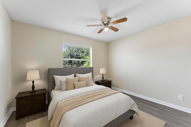 Building Photo - 1340 W 35th St