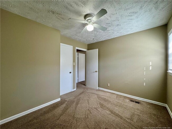 Building Photo - 805 Minurva Ct