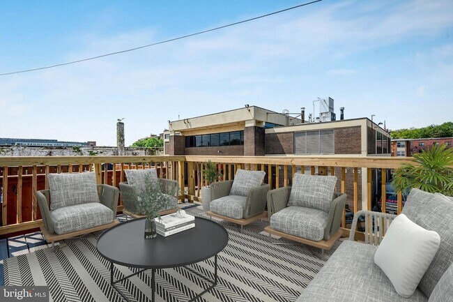 Building Photo - 2538 9th St NW