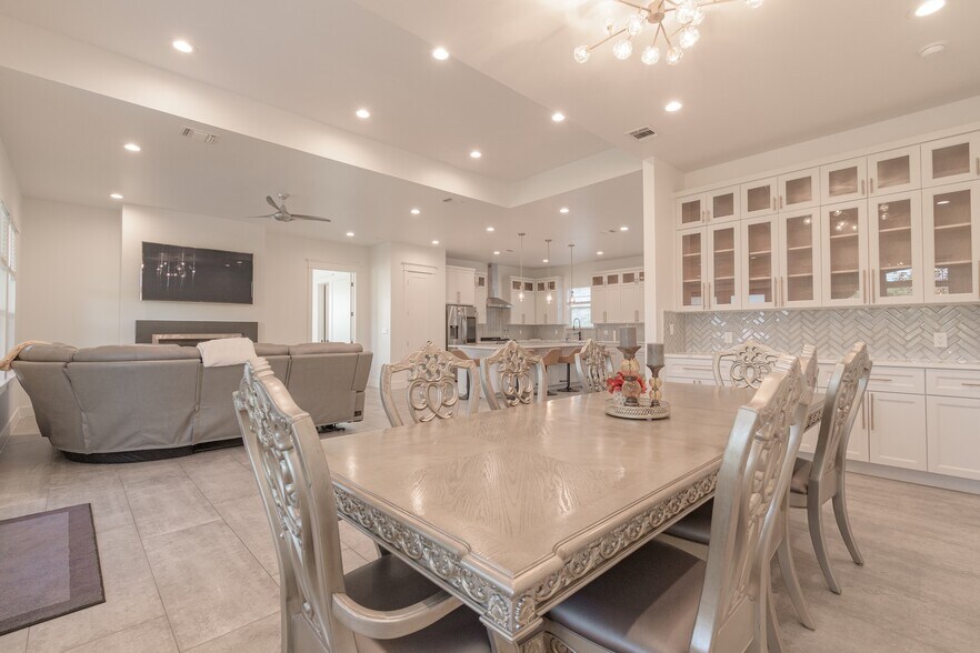 Building Photo - 21404 Lonesome Ct