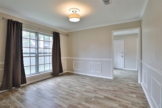 Building Photo - 2706 Stetson Ln