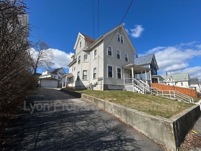 Building Photo - 34 Hodges Ave