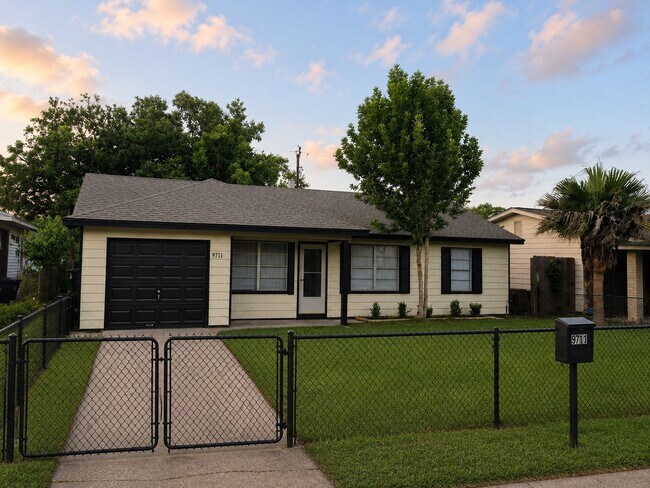 Building Photo - 9711 Aguila St