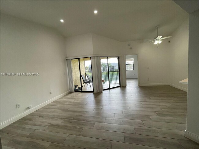 Building Photo - 1042 Adams Ave