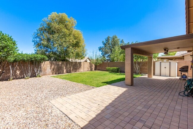 Building Photo - Stunning 3 Bed/2 Bath Home in Gated Community in Johnson Ranch