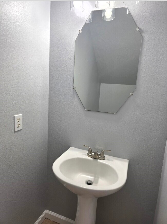 Building Photo - 6606 Highwind Bend Ln