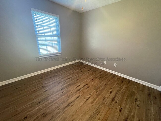 Building Photo - 2139 Ember Brook Ln