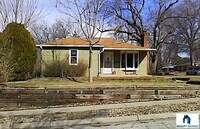 Building Photo - 2 bed room 1 bath