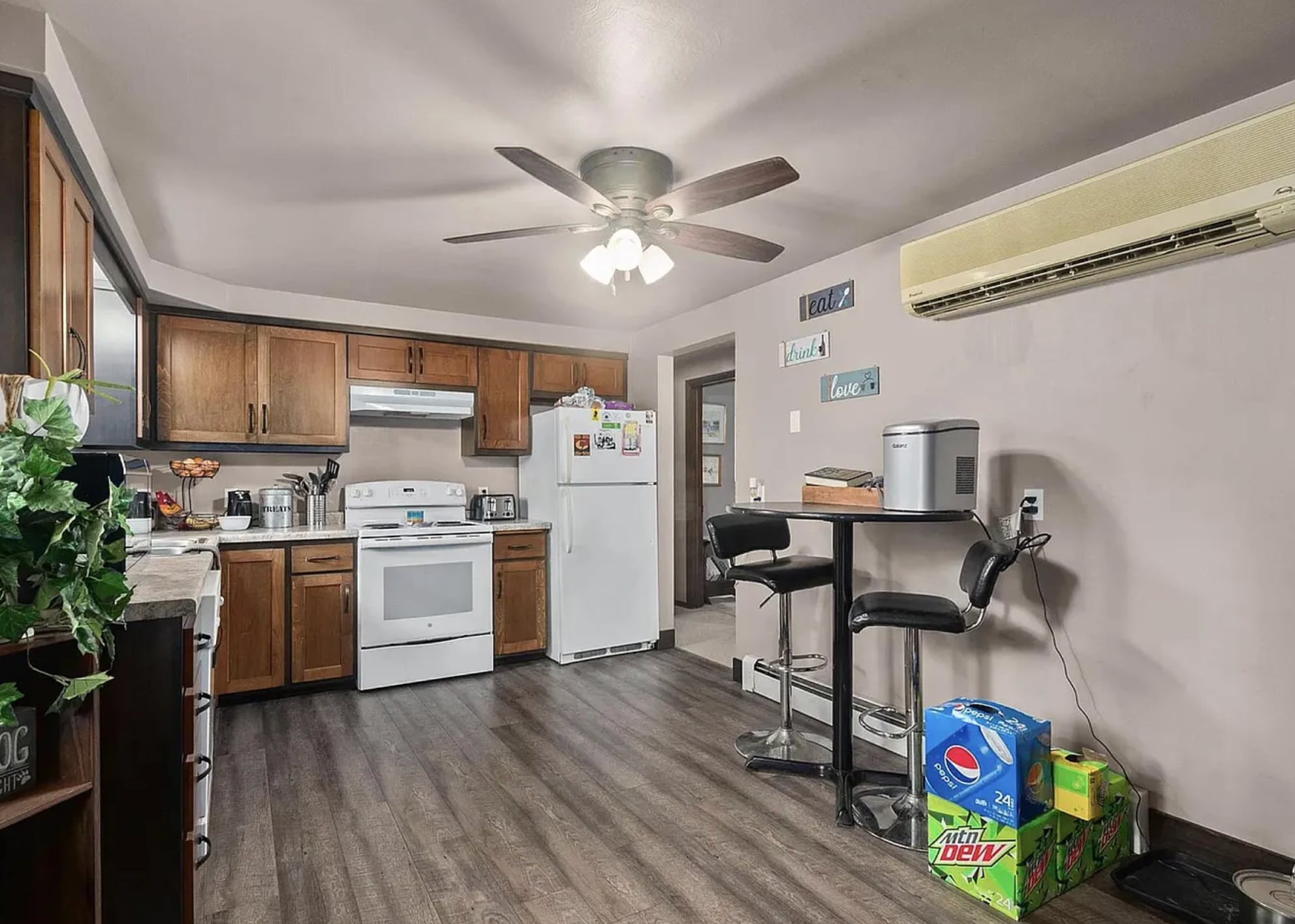 Building Photo - 1325 Cardinal Ln