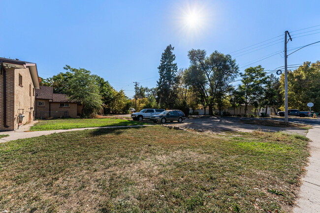 Building Photo - 1620 Eaton St