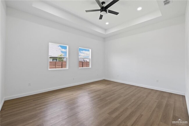 Building Photo - 17 E Santorini Dr